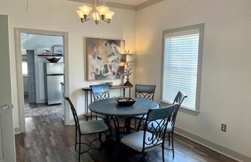 Creole Cottage - 2 Bed, 1 Bath, Pet Friendly with Fee, Walk to Downtown, Grill, Washer & Dryer - Foto 13