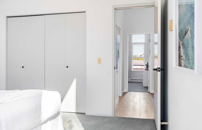 Beachcomber's Bliss by Avantstay Steps to the Beach Ocean Views - Photo 21