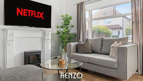 Vibrant and Cosy 3-Bed Home in Nottingham by Renzo, Perfect for Contractors, Free Parking! - Photo 3