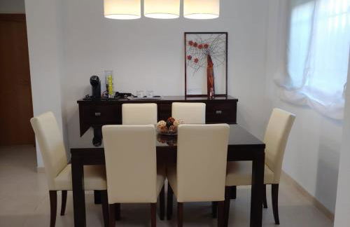 Three-bedroom holiday villa with magnificent pool next to the sea and golf courses - Photo 11