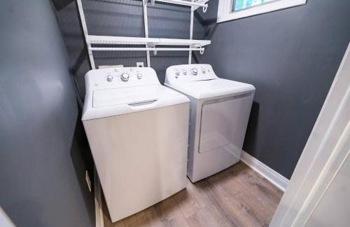 Modern Stay on Green Valley - 2.5 Mi to Downtown - Foto 13