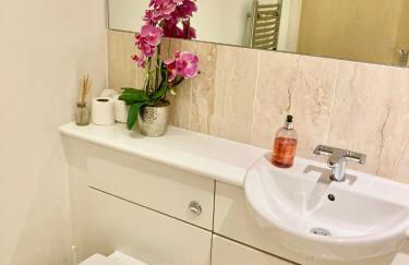 VIPAbodes at Woking Central - Photo 12