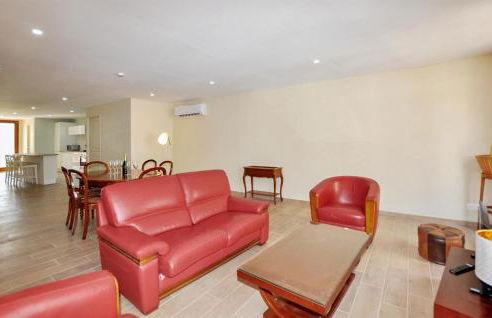 3 Bedroom Nice Home In Saint-Génis-Des-Fontai - Foto 10