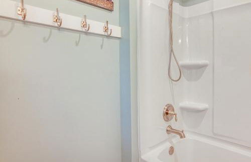 St Helena Island Condo with Beach Views and Porch! - Foto 16