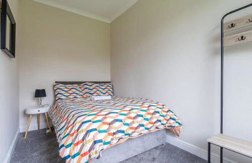 4 Bedrooms Homely House - Sleeps 6 Comfortably with 6 Double Beds,Glasgow, Free Street Parking, Business Travellers, Contractors, & Holiday-Goers, Near All Major Transport Links in Glasgow & City Centre, Perfect for Common Wealth Games 2026 - Foto 37