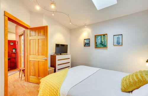 2 Mi to UO Cozy Retreat in Eugene! - Photo 17