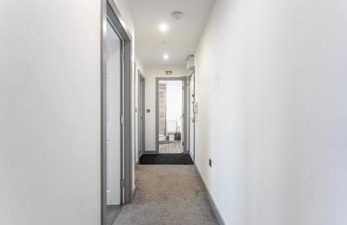 Two Bedroom Apartment by Brookland Stays Serviced Accommodation Short Lets Leeds with WiFi Kitchen Near Town Centre - Foto 9