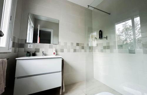 Chalet Oasis, Piscina, Barbacoa, Jardin, Amigos, Familia, Grupos, Casa, Villa - Foto 35