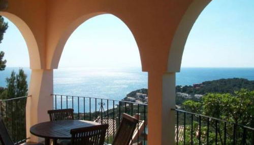 Exclusiva Villa, Piscina Privada y Vistas al Mar - Foto 3