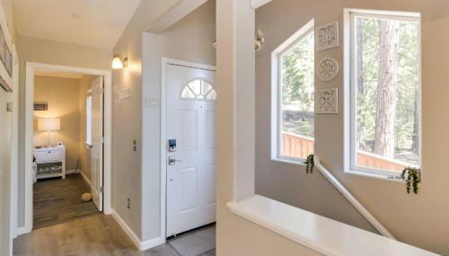 Updated Lake Almanor Retreat with Patio and Grill! - Foto 4