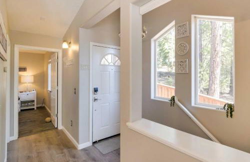 Updated Lake Almanor Retreat with Patio and Grill! - Foto 4