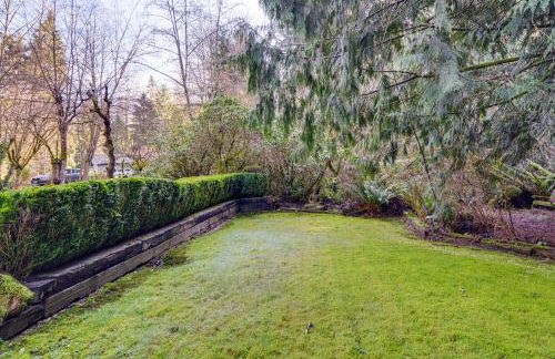 Luxe Redmond Family Home Sauna, Solarium and Creek - Foto 37