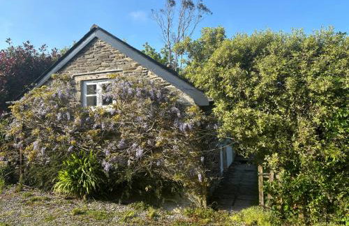 Wisteria Cottage - Photo 1