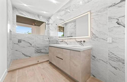 Jungle Serene Lux Home with Pool Sauna Ice Bath - Foto 29