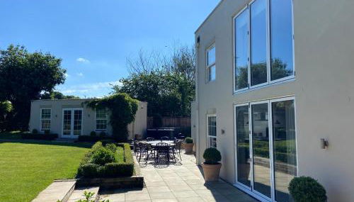 Large Country House with Hot Tub, Pool Table, and Log Burner - Foto 4