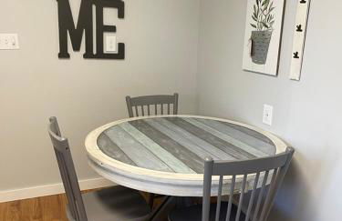 Charming 2-Bedroom House for a Peaceful Getaway - Foto 9