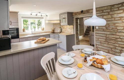 Woodbine Cottage - Photo 13