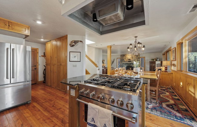 Ellis Peak by Avantstay Beautiful Mckinney Cabin w/ Filtered Lake Views - Foto 43