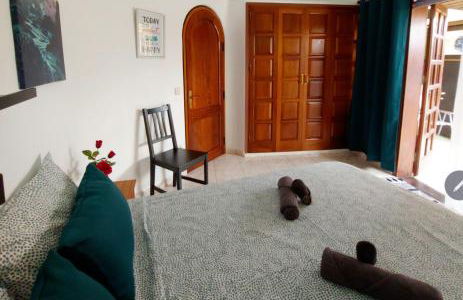 Private Sunny Terrace Studio - Secure Bike or Board Lockup - Foto 8