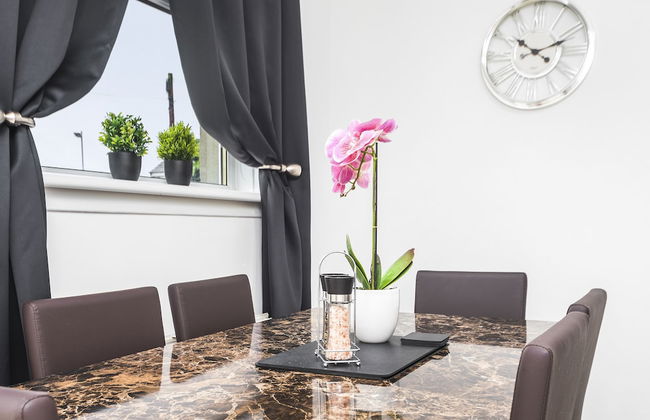 Rothesay House by Klass Living - Photo 17