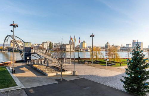 Basel-Tram 8-Tristate-Bridge-Riverview - Foto 14