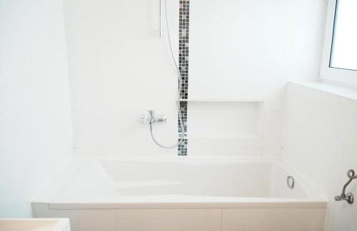 Ferienhaus Zentral, nahe Legoland und Stadtmitte, Flussblick - Perfekt für Familien, Geschäftstreffen, Monteure und mehr! - Foto 17