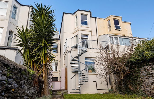 5-bed House With Distant sea Views in Plymouth - Foto 34