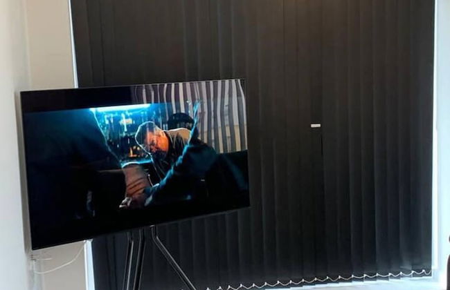 Stunning 2-bed Apartment in Grays - Photo 50