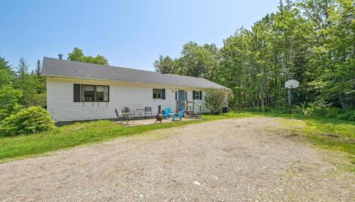 Charming and Scenic Gouldsboro Getaway with Patio! - Foto 3