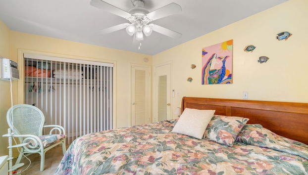 Bayshore Cottage - Photo 2, Room