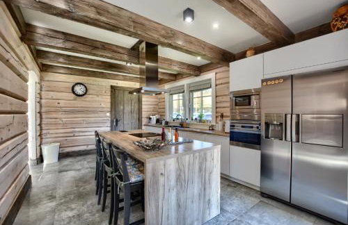 CHATA POD PRZEHYBĄ - Foto 9