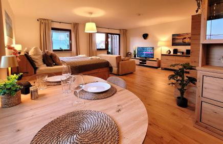 MADISON Homes Apartment 50 qm in Prien mit Balkon, Bergblick, Parkplatz, zentral gelegen - Foto 1