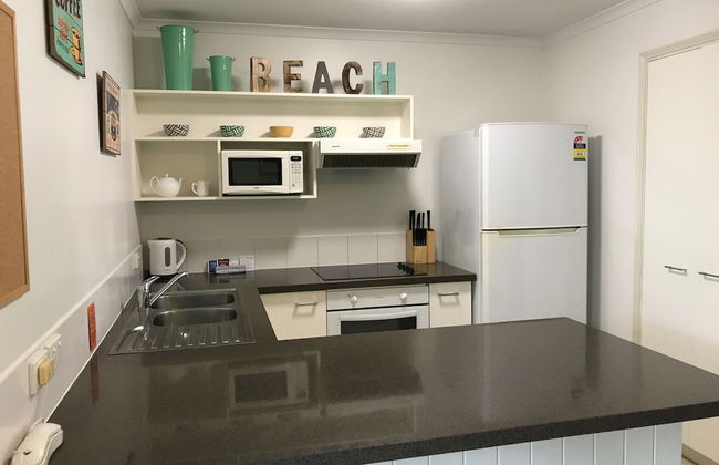 Coral Beach Noosa Resort - Photo 21