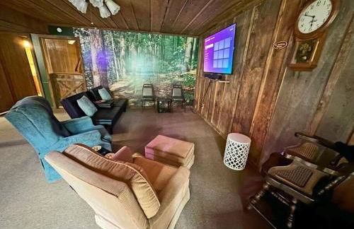 Buffalo Playhouse with game room - Photo 3