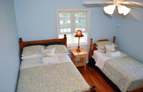 Carraig Mor Cottage - Beautiful House, Amazing Garden, Downtown Baileys Harbor - Foto 40