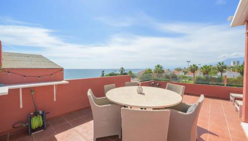 Beautiful Frontline beach Townhouse - Photo 2