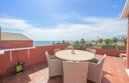 Beautiful Frontline beach Townhouse - Photo 2