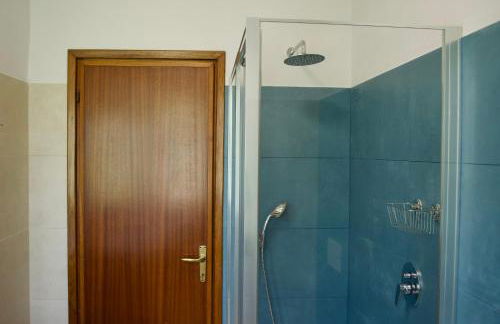 Appartamento ristrutturato con piccola vista lago - Foto 13