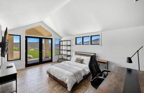 Private Gated 6BR Luxury Estate, Gym, Lake View - Foto 73