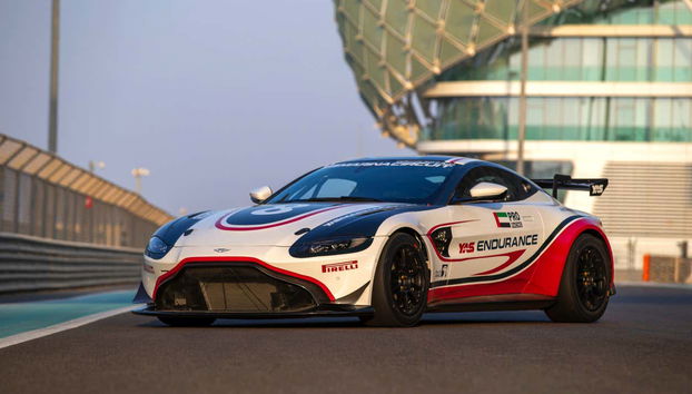 Aston Martin GT4 en el trazado de Yas Marina