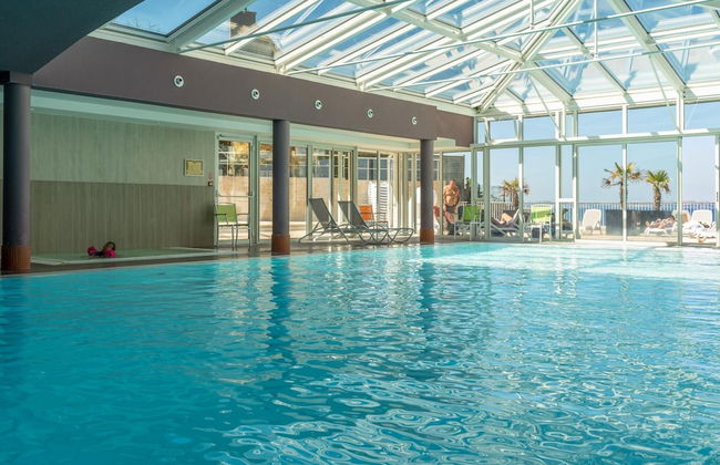 Seafront Apartment Near a Beach - Foto 4