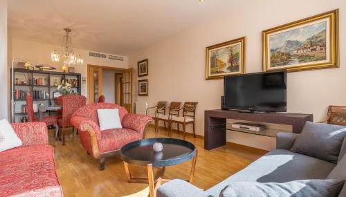 Central, Spacious Parking - Foto 3