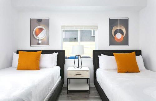 Upscale LA Getaway Sleeps 8 with Free Parking - Foto 23