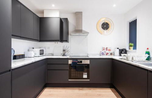 Dazzling & Modern 4bd - Coop LIVE - Etihad - Parking - Foto 9