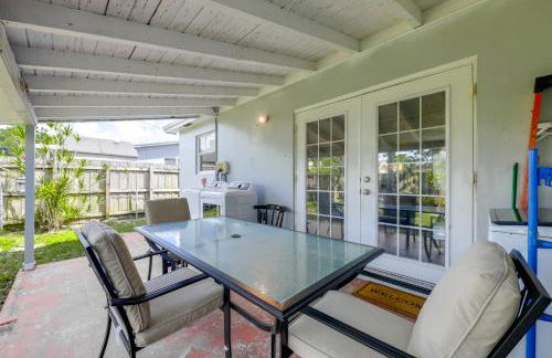 Fenced-In Yard Home 3 Mi to Hard Rock Stadium! - Photo 2