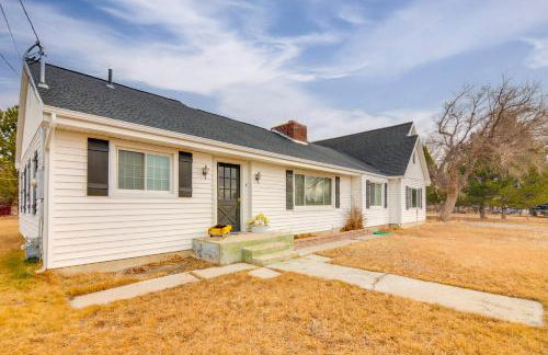 Cozy Mtn-View Retreat with Yard Near Hiking and Golf! - Foto 1