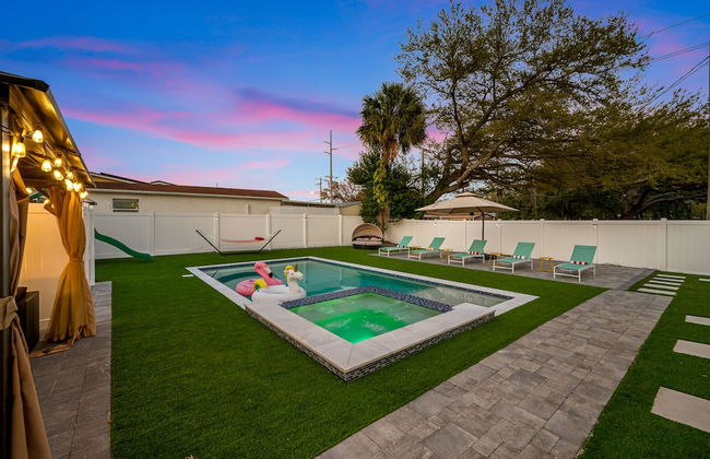 Luxury Modern Villa w/ Pool, Jacuzzi & Amenities! - Foto 50