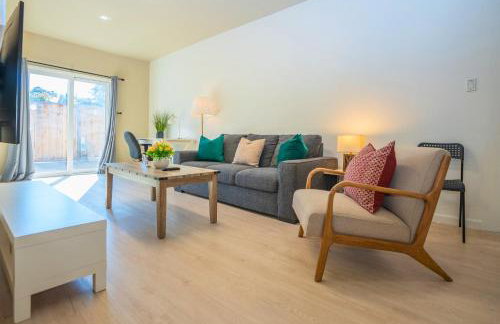 Central 3BR Home Steps from Castro St - Foto 8