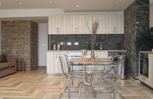 Lavish 2 bed sleeps 5 near Lanark - Photo 26