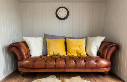 Extraordinary Huts Ltd - Photo 55